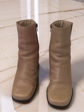 Naturalizer Women Beige Leather Vintage Retro 90s Square Ankle
Boots sz 9W 
$68